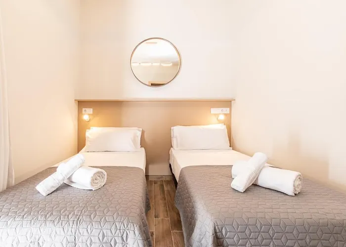 Hotel Suncanarias Adeje Plaza *