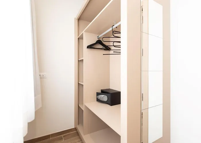 Suncanarias Adeje Plaza Отель Адехе